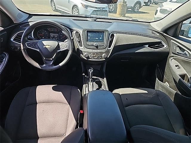 2017 Chevrolet Malibu LS image 11