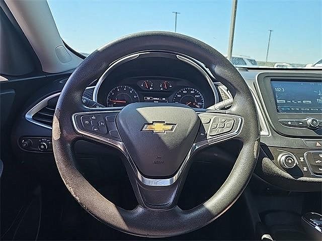 2017 Chevrolet Malibu LS image 19