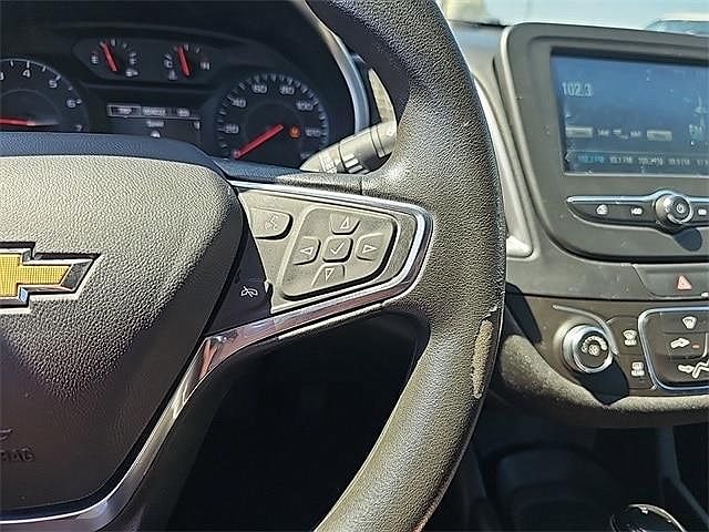 2017 Chevrolet Malibu LS image 21