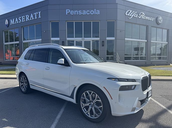 2023 BMW X7