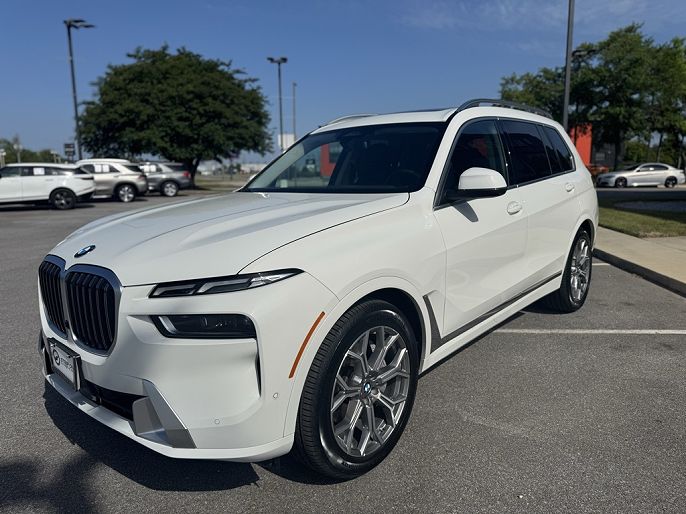 2023 BMW X7