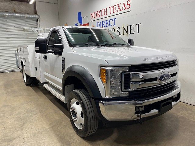 2017 Ford F-550 null image 1