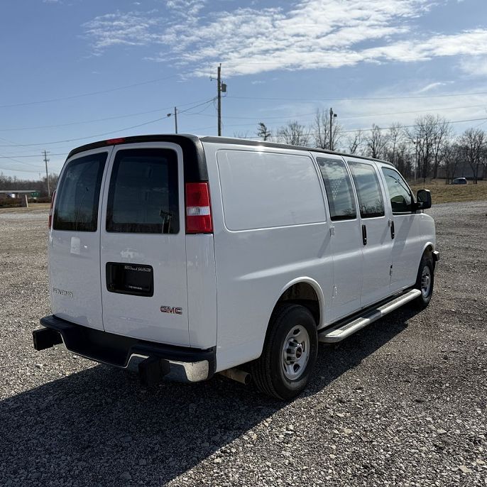 2022 GMC Savana