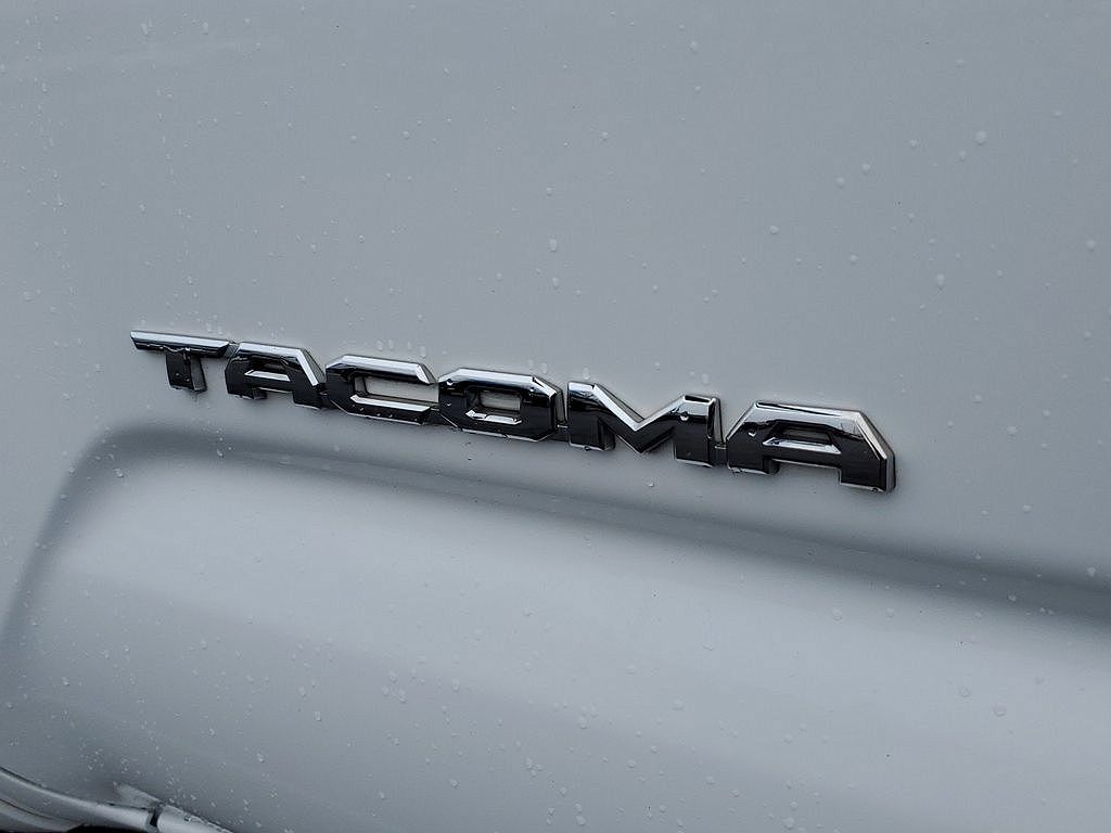 2020 Toyota Tacoma TRD Sport image 5