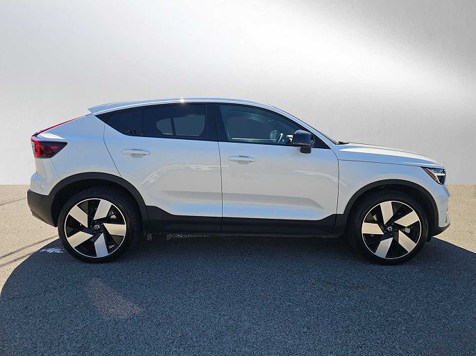 2023 Volvo C40
