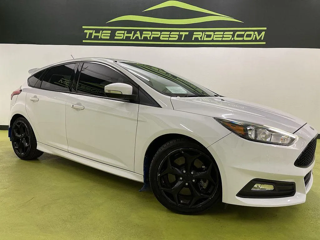 2017 Ford Focus ST image 0