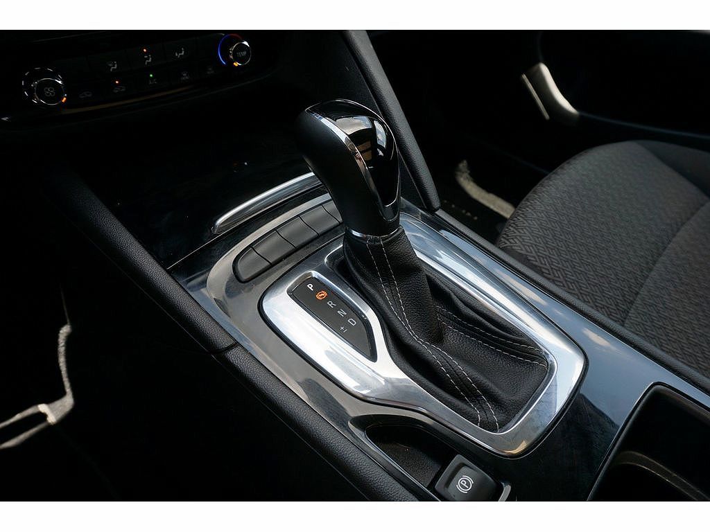 2018 Buick Regal Preferred image 5