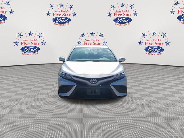 2022 Toyota Camry SE image 3