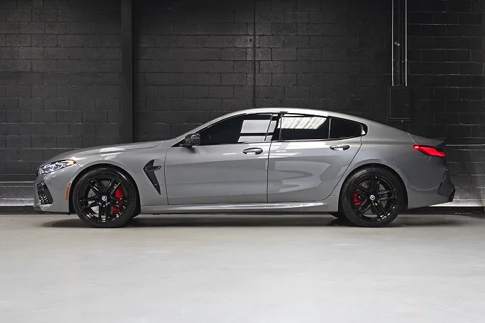 2023 BMW M8