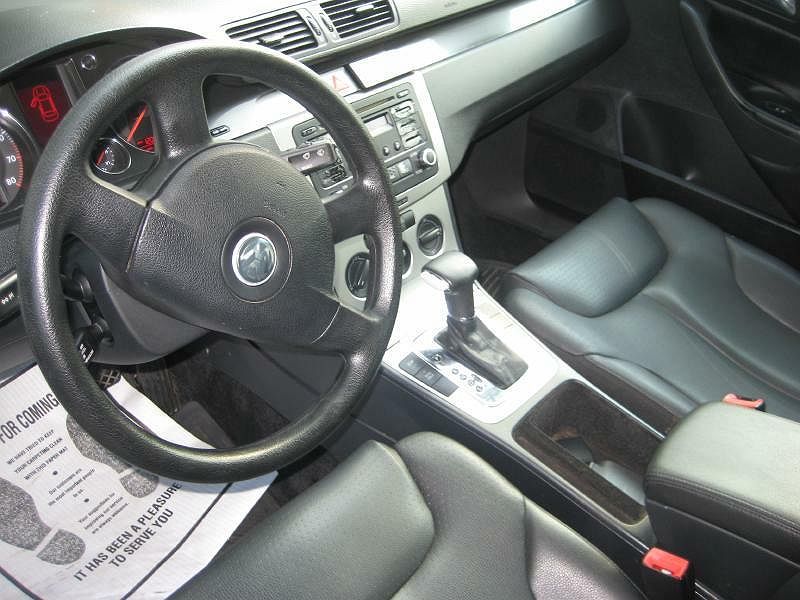 2006 Volkswagen Passat Value Edition image 4