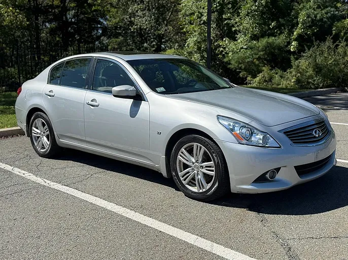 2015 Infiniti Q40