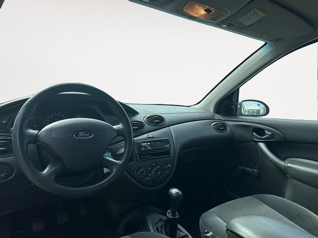 2002 Ford Focus LX image 11