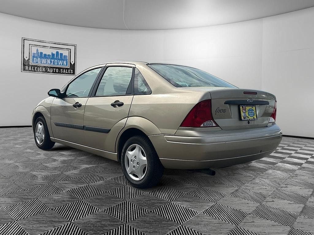 2002 Ford Focus LX image 5