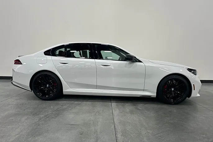 2025 BMW M5
