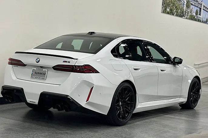 2025 BMW M5
