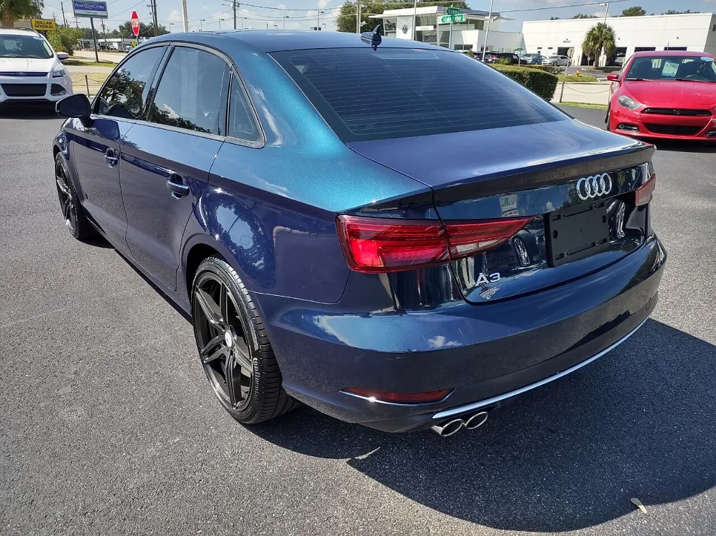 2017 Audi A3 Premium image 4