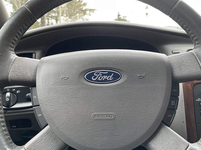 2007 Ford Taurus SEL image 18