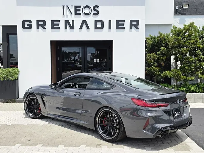 2022 BMW M8