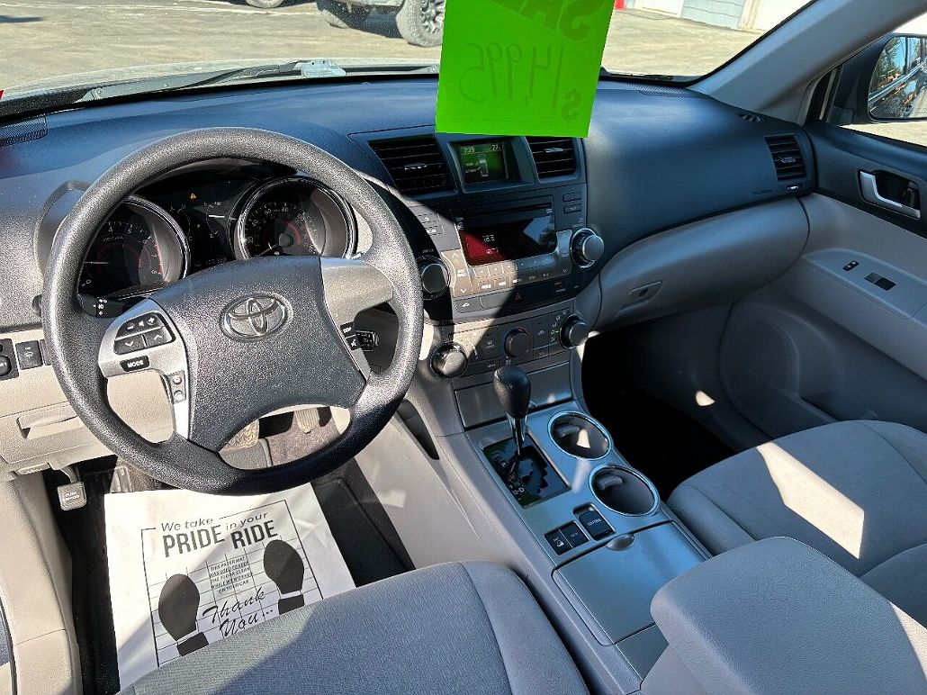 2012 Toyota Highlander Base image 4