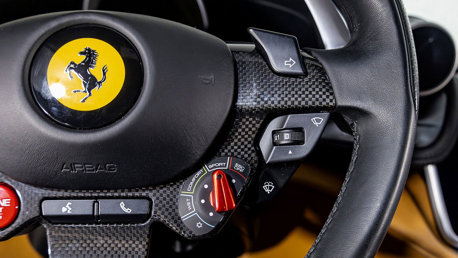 2019 Ferrari GTC4Lusso null image 18