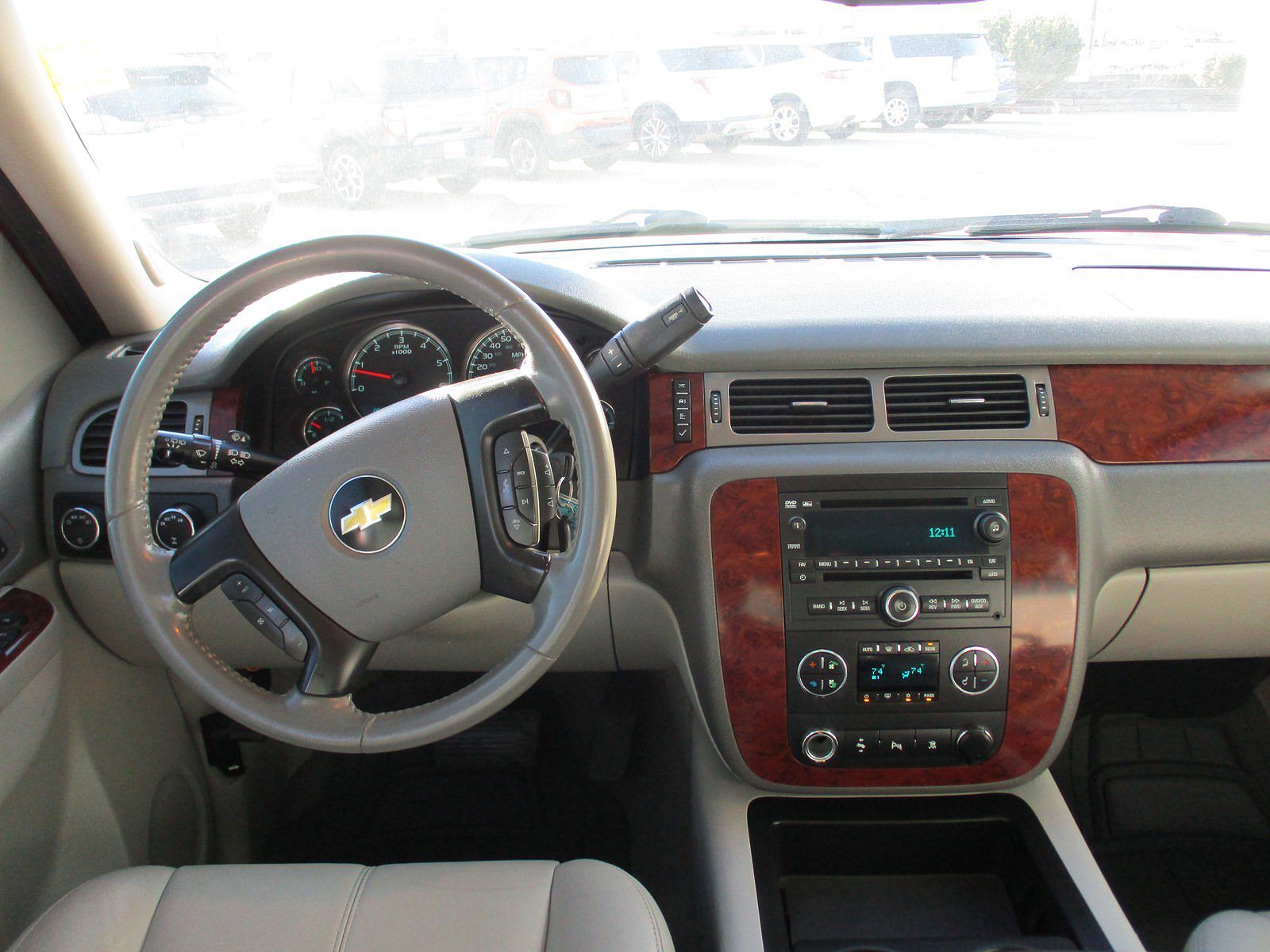 2010 Chevrolet Tahoe LT image 12