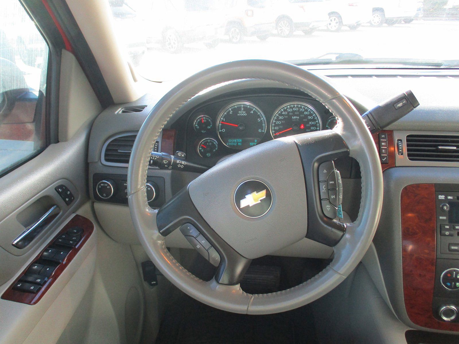 2010 Chevrolet Tahoe LT image 13