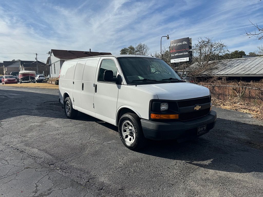 2013 Chevrolet Express 1500 image 4