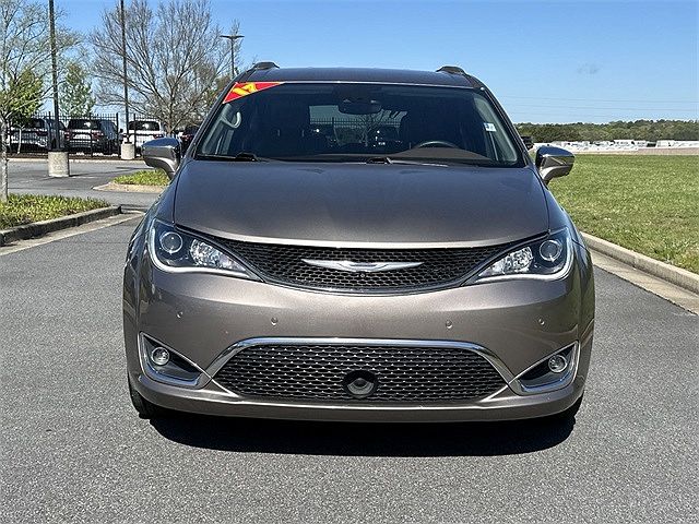 2017 Chrysler Pacifica Limited image 1