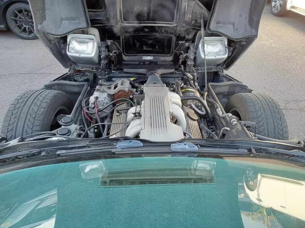 1985 Chevrolet Corvette null image 11