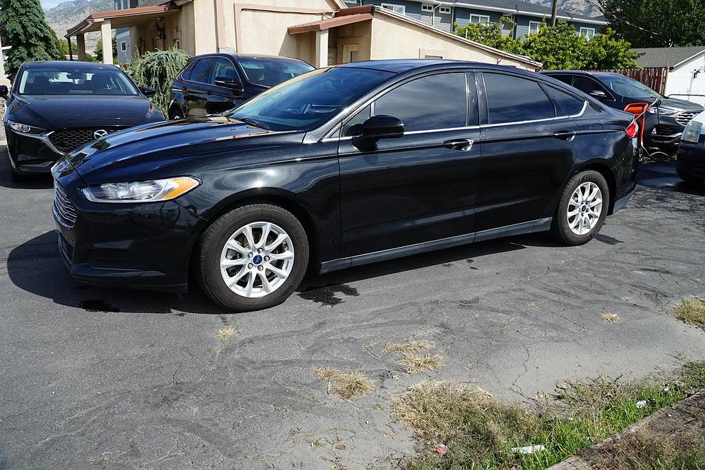 2015 Ford Fusion S image 1