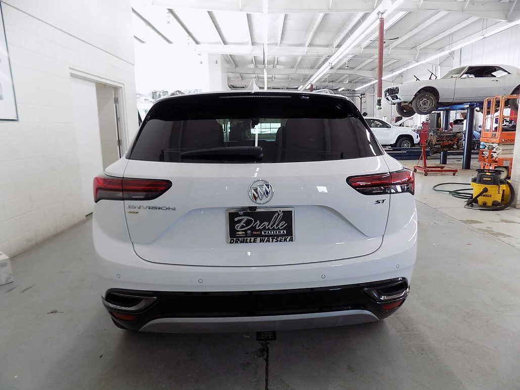 2023 Buick Envision Essence image 2