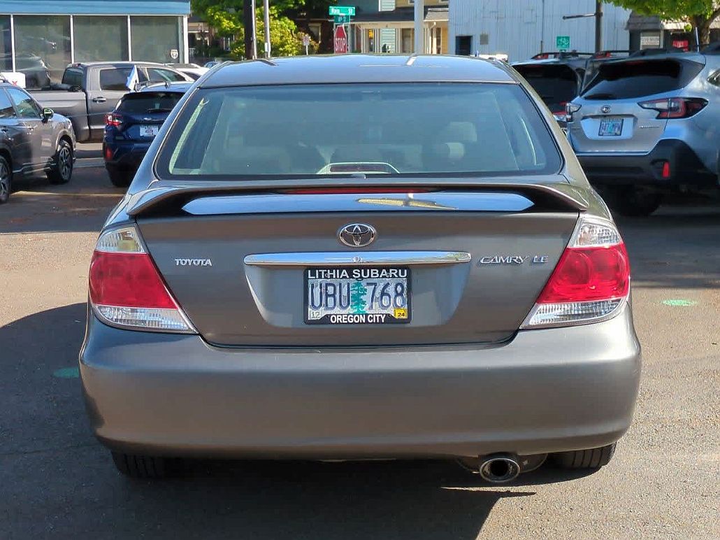 2006 Toyota Camry LE image 3