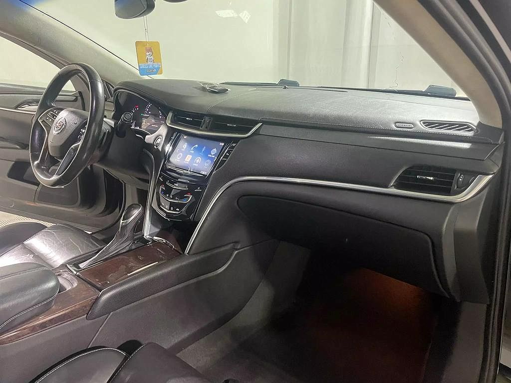 2014 Cadillac XTS Livery image 9