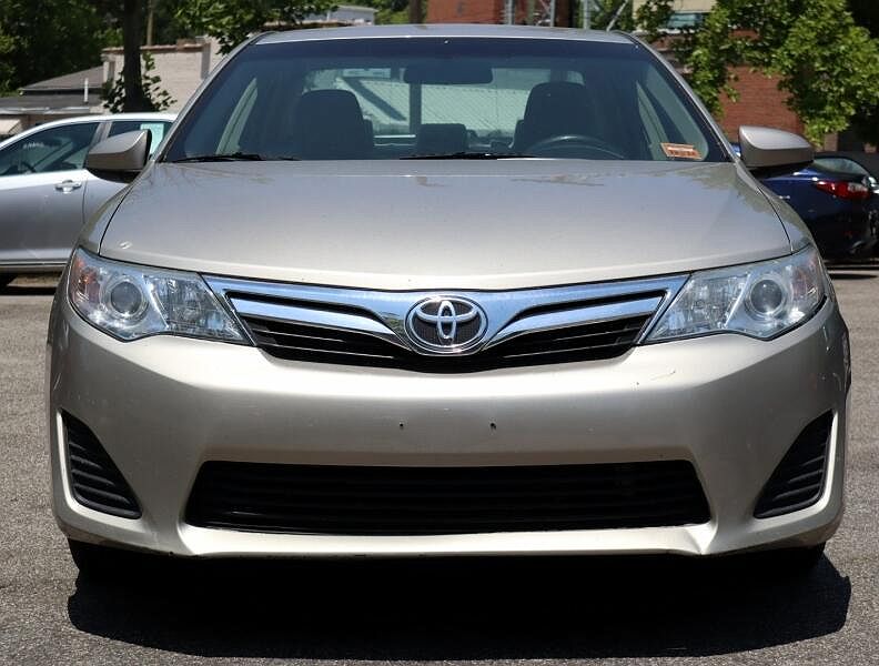 2014 Toyota Camry null image 1
