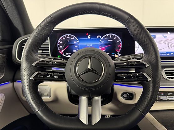 2025 Mercedes Benz GLS 450 4MATIC photo 10