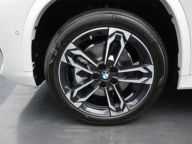 2024 BMW X1 xDrive28i image 3