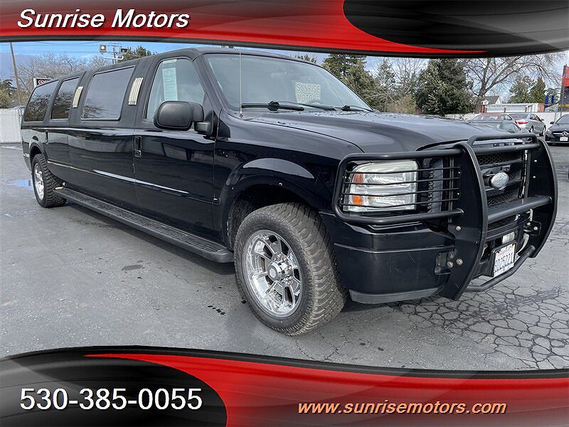 2005 Ford Excursion XLT image 3
