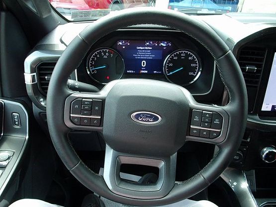 2023 Ford F-150 XLT photo 11