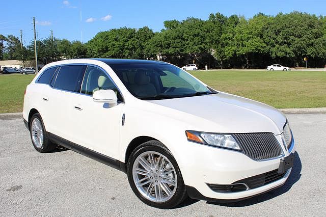 2015 Lincoln MKT null image 1