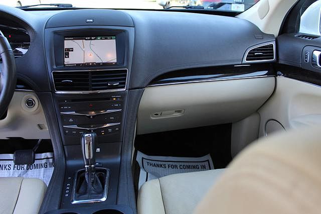 2015 Lincoln MKT null image 37