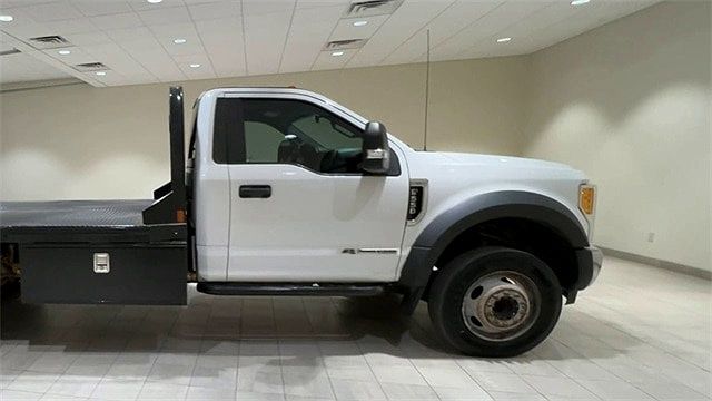 2017 Ford F-550 XL image 2