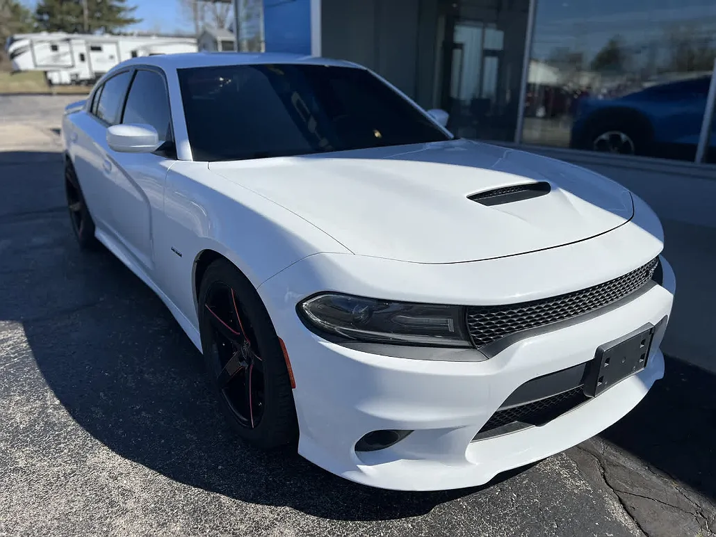 2019 Dodge Charger R/T image 3