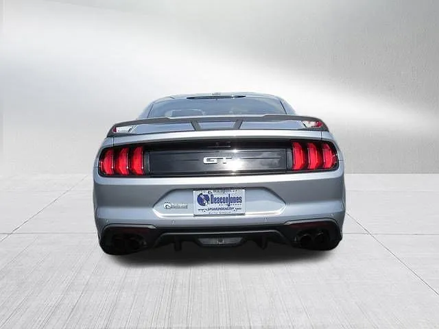 2022 Ford Mustang GT image 3