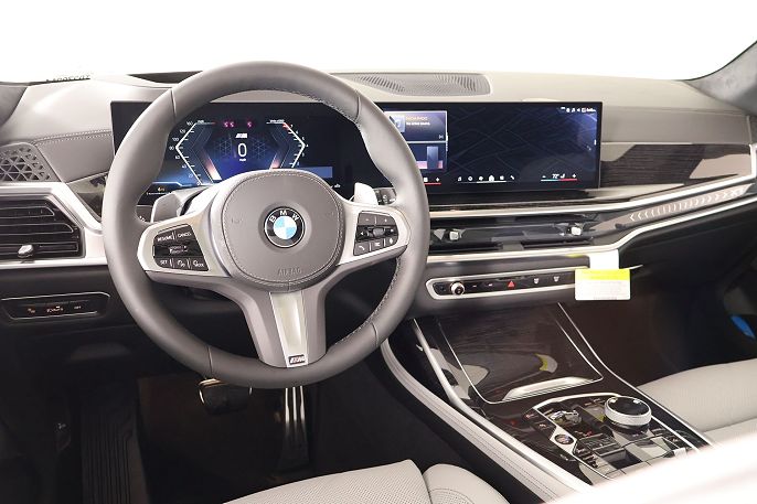 2026 BMW X7