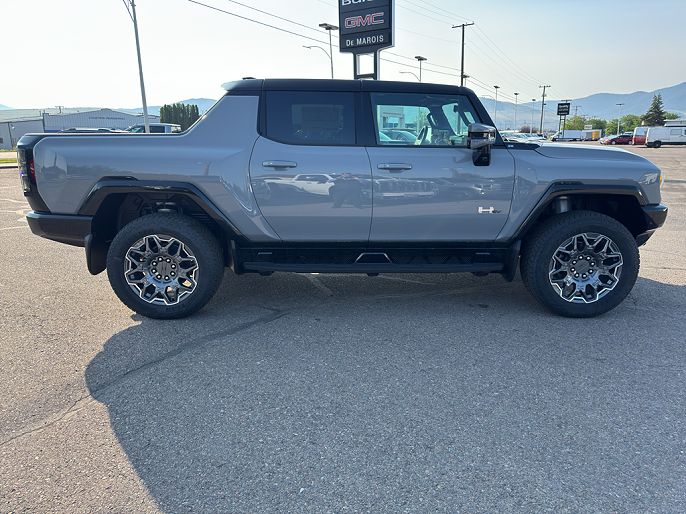 2025 GMC Hummer EV