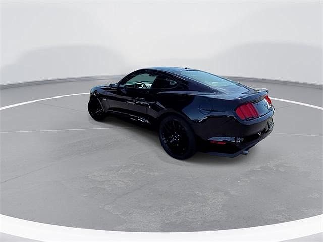 2016 Ford Mustang GT image 5