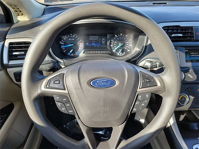 2015 Ford Fusion SE image 17