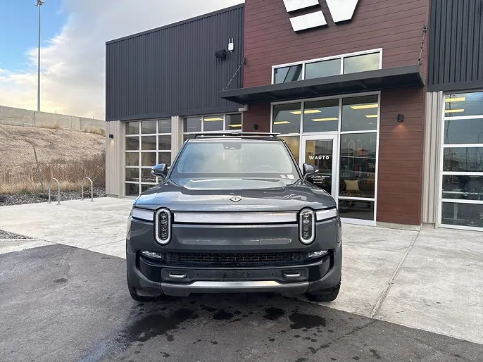 2022 Rivian R1S