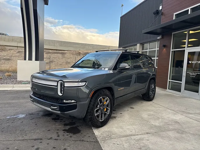 2022 Rivian R1S