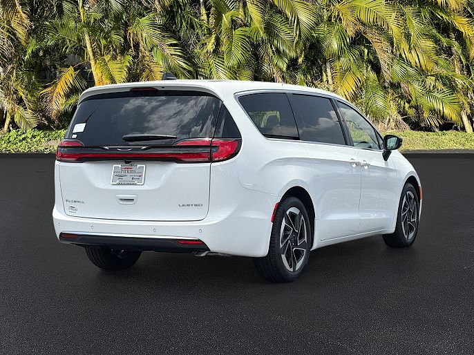 2027 Chrysler Pacifica